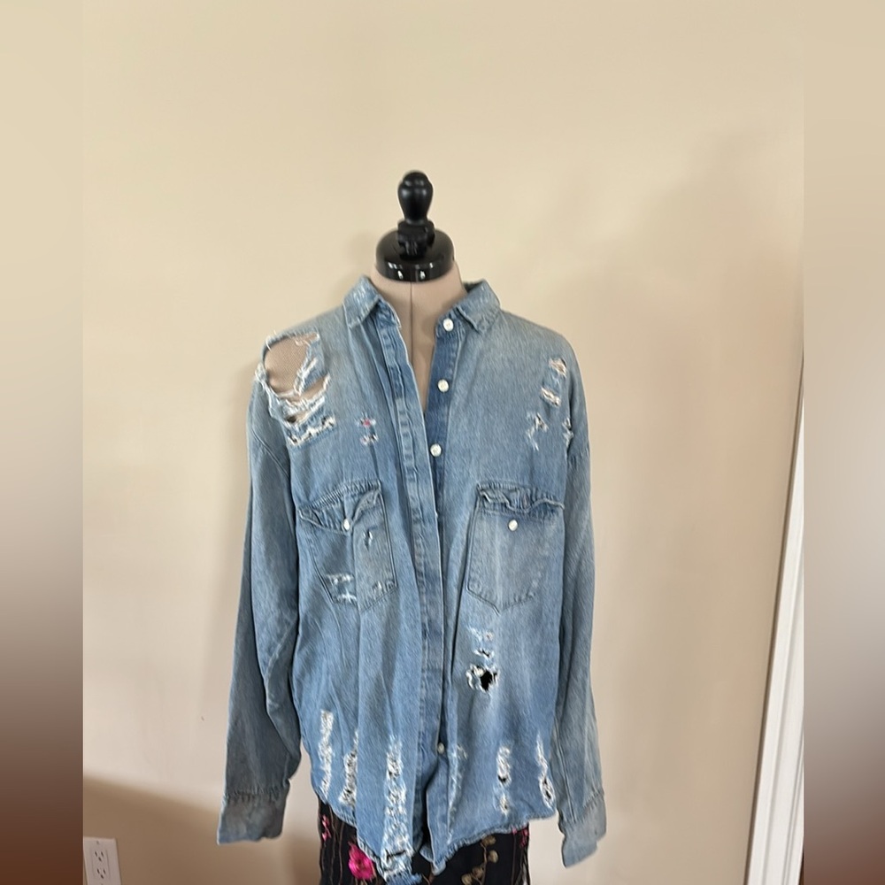 Size small, Carmar buttons down!